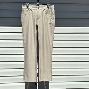 Brand new Greg Norman khaki pants size 32 X 30
